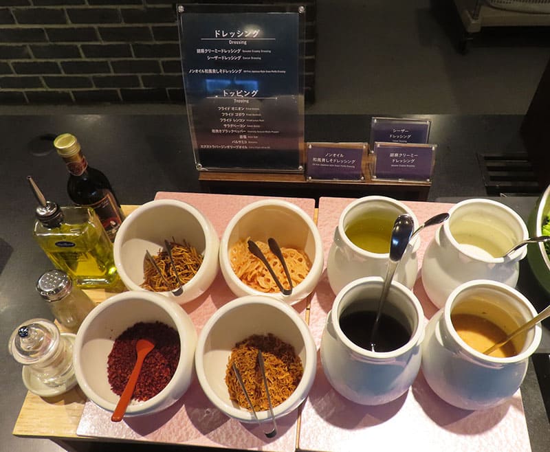 ドレッシング、トッピング