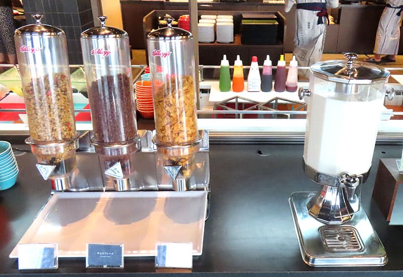 シリアル、牛乳