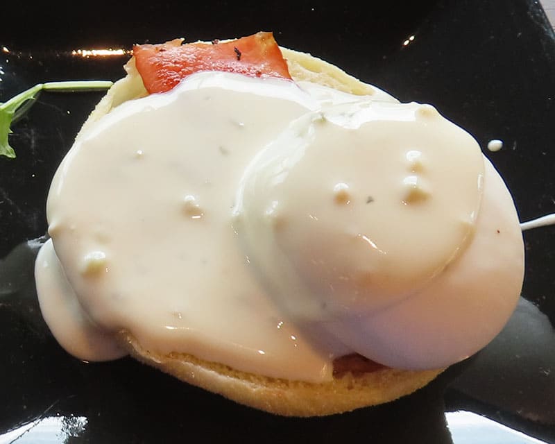 エッグベネディクト