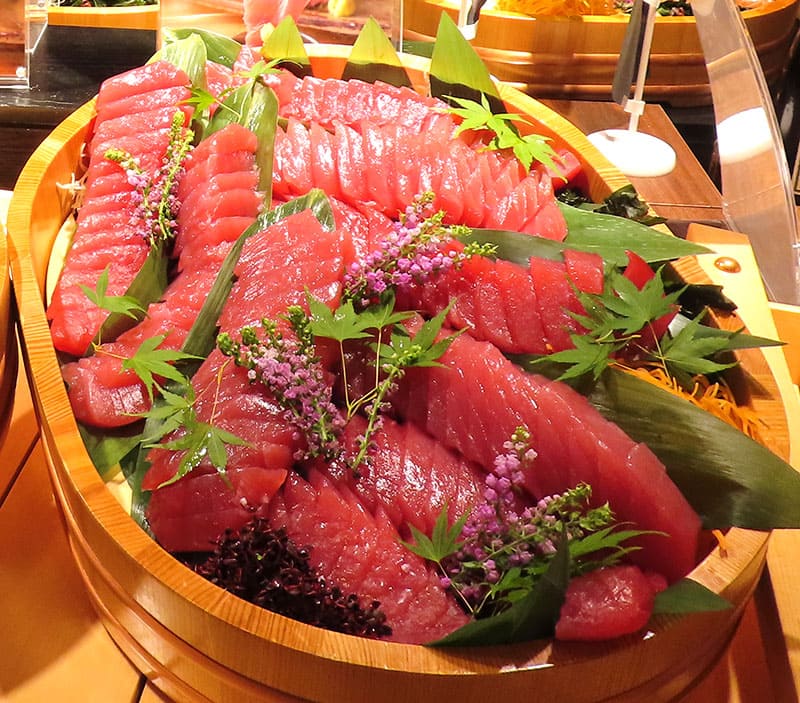 勝浦産生マグロお造り