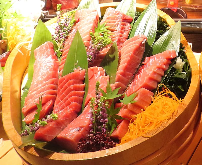 天然本マグロ中トロのお造り