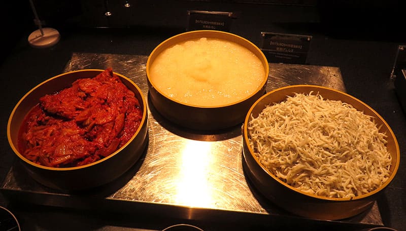 キムチ、大根おろし、釜揚げしらす